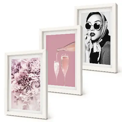 Kvety v odtieňoch ružovej a elegantná žena triptych v ráme