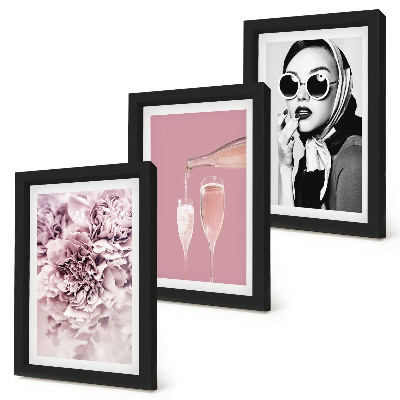 Triptych v ráme Kvety v odtieňoch ružovej a elegantná žena