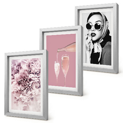 Triptych v ráme Kvety v odtieňoch ružovej a elegantná žena