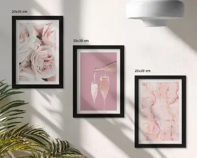 Triptych v ráme šampanské ruže na pastelovom mramorovom pozadí