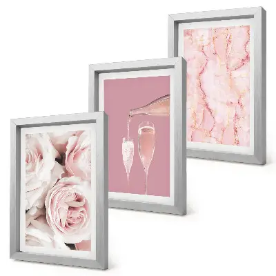 Triptych v ráme šampanské ruže na pastelovom mramorovom pozadí