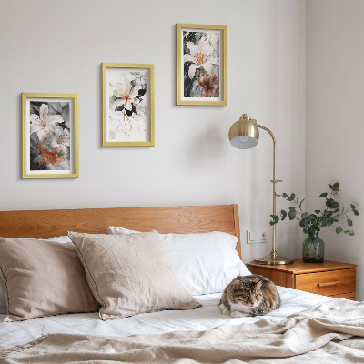 Triptych v ráme Kvety na mramorovom pozadí v odtieňoch bielej a čiernej