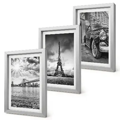 Triptych v ráme výhľady na mesto s mostami, Eiffelovou vežou a klasickým autom
