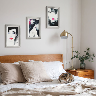 Triptych v ráme Maľované portréty žien s výraznými perami