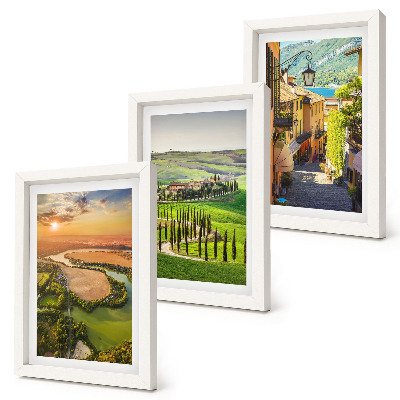 Triptych v ráme Talianske krajiny s riekou, kopcami a mestskou ulicou