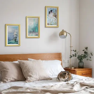 Loď na mori a abstraktný portrét tanečníkov triptych v ráme