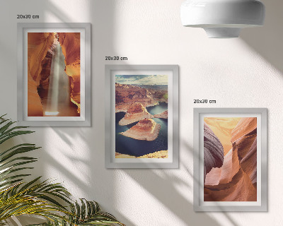 Triptych v ráme Vodopád v rokline skalné útvary v kaňone