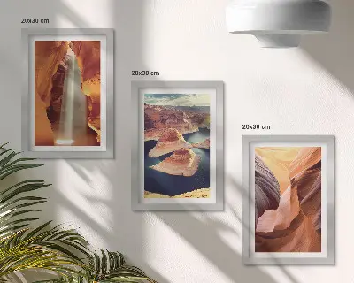 Triptych v ráme vodopád v rokline so skalnými útvarmi v kaňone