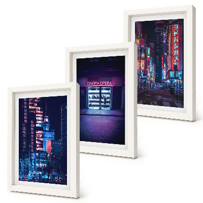 Triptych v ráme Nočné mesto s neónovými svetlami a vchodom do kina