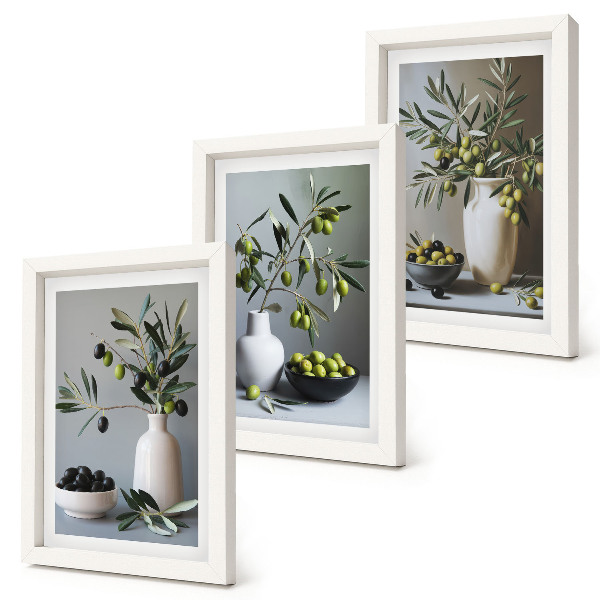Triptych v ráme Olivy vo vázach na pozadí tlmených farieb