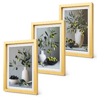 Triptych v ráme Olivy vo vázach na pozadí tlmených farieb