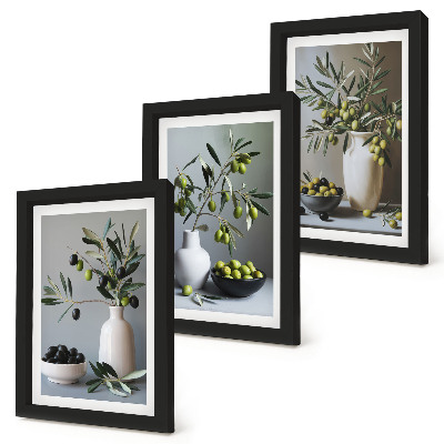 Triptych v ráme Olivy vo vázach na pozadí tlmených farieb