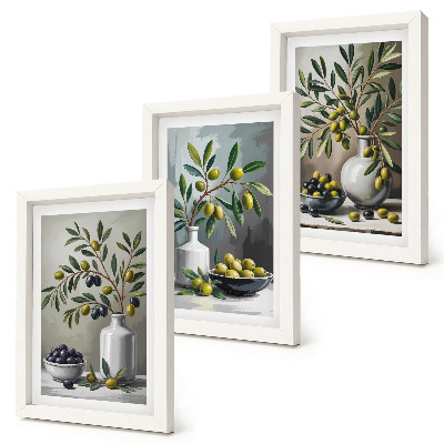 Triptych v ráme Olivy v keramických miskách na sivom pozadí