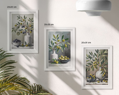 Triptych v ráme Olivy v keramických miskách na sivom pozadí