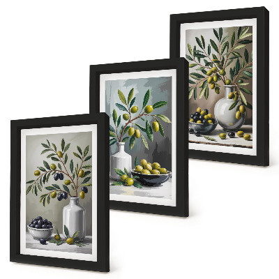 Triptych v ráme Olivy v keramických miskách na sivom pozadí