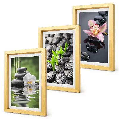 Triptych v ráme Pokojná zenová kompozícia z kameňov a kvetov na vode
