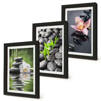 Triptych v ráme Pokojná zenová kompozícia z kameňov a kvetov na vode