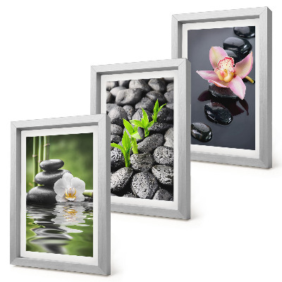 Triptych v ráme Pokojná zenová kompozícia z kameňov a kvetov na vode