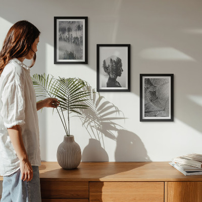 Sada obrazov do obývačky Portrét lesa v hmle so stromami, krehká púpava