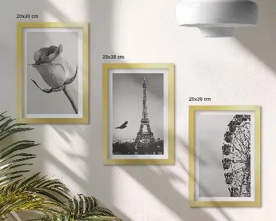 Ružová Eiffelova veža a ruské koleso v monochromatickom štýle triptych v ráme