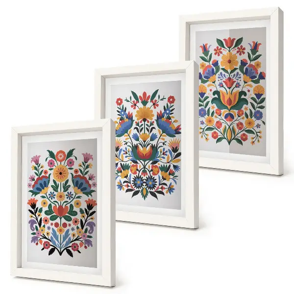 Kvetinové vzory v intenzívnych farbách na bielom pozadí triptych v ráme