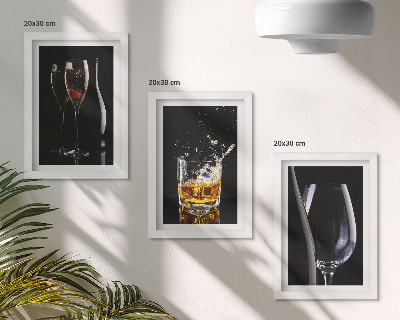 Sada obrazov do obývačky Poháre vína a whisky na čiernom pozadí