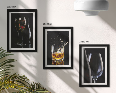 Sada obrazov do obývačky Poháre vína a whisky na čiernom pozadí