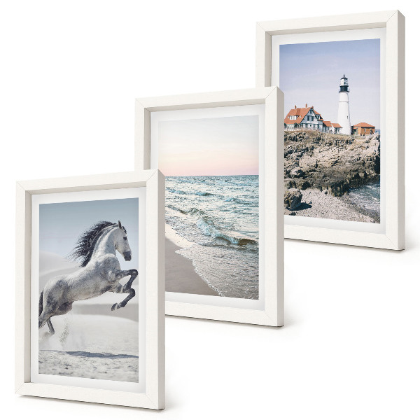 Triptych v ráme Kone v pohybe pláž a maják vodné vlny