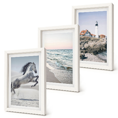 Triptych v ráme Kone v pohybe pláž a maják vodné vlny