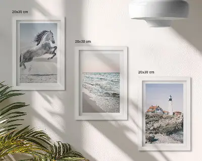 Triptych v ráme Kone v pohybe pláž s majákom a morskými vlnami