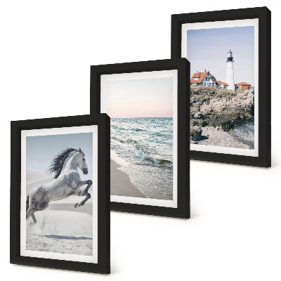 Triptych v ráme Kone v pohybe pláž a maják vodné vlny