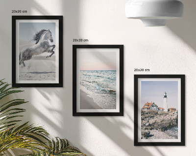 Triptych v ráme Kone v pohybe pláž a maják vodné vlny