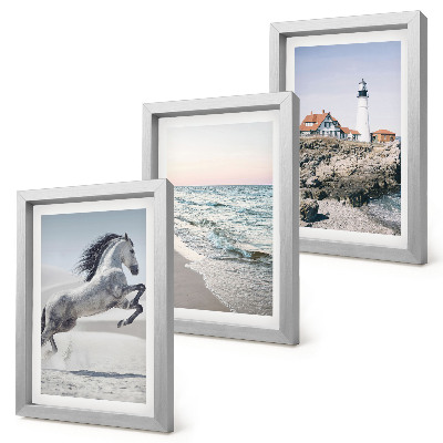 Triptych v ráme Kone v pohybe pláž a maják vodné vlny