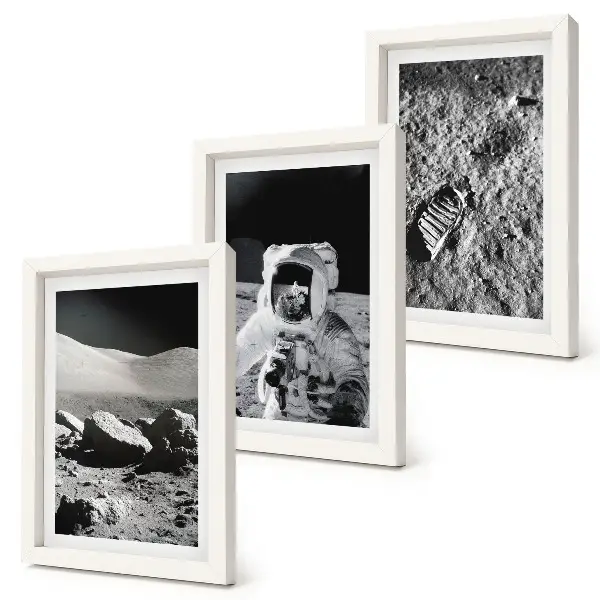 Triptych v ráme fotografia Mesiaca s astronautom a jeho odtlačkom nohy