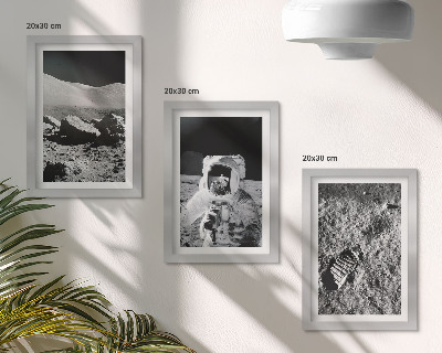 Triptych v ráme Fotografie Mesiaca s astronautom a jeho odtlačkom nohy