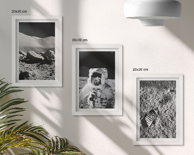 Triptych v ráme Fotografie Mesiaca s astronautom a jeho odtlačkom nohy