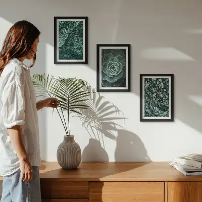 Triptych v ráme zelené listy sukulentov a jemné vetvičky