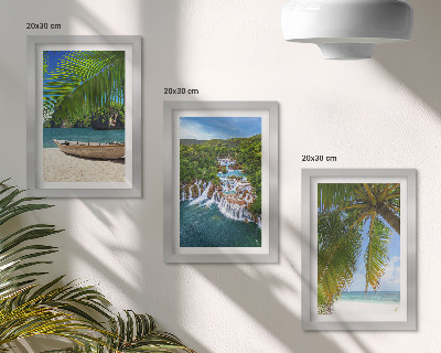 Triptych v ráme Pláž s loďou, vodopádmi a palmami v trópoch