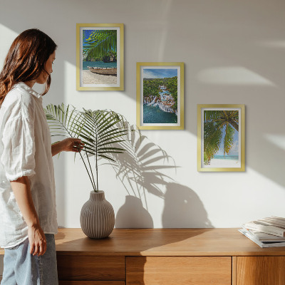Triptych v ráme Pláž s loďou, vodopádmi a palmami v trópoch