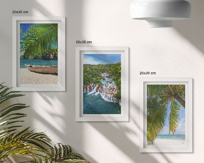 Triptych v ráme Pláž s loďou, vodopádmi a palmami v trópoch