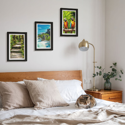 Triptych v ráme Tropický les s vodopádom a farebnými papagájmi