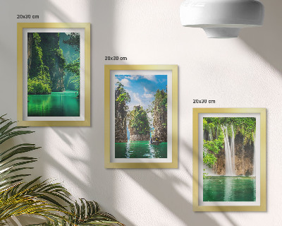 Triptych v ráme Zelená krajina s vodopádmi a skalami