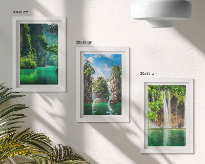 Triptych v ráme Zelená krajina s vodopádmi a skalami