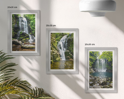 Triptych v ráme Vodopády v zelenom prostredí s kameňmi a vodou