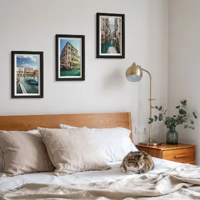 Výhľady na Benátky s kanálmi a mestskou architektúrou triptych v ráme