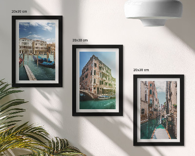 Triptych v ráme Výhľady na Benátky s kanálmi a mestskou architektúrou