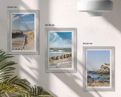 Triptych v ráme Pláž s dreveným chodníkom, morom a prímorskými útesmi