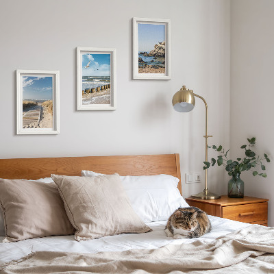 Triptych v ráme Pláž s dreveným chodníkom, morom a prímorskými útesmi
