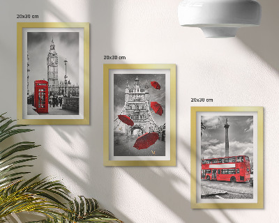 Triptych v ráme Výhľady na Londýn s červeným dáždnikom a autobusom