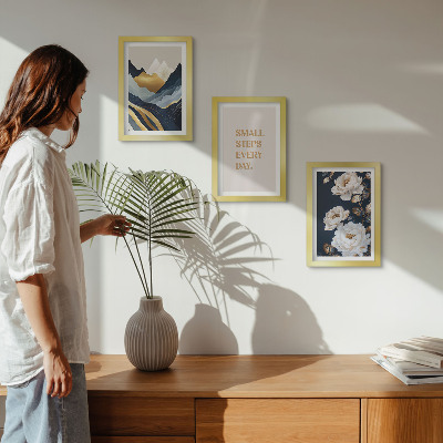 Triptych v ráme Abstraktné horské kvety a inšpirujúce písmo
